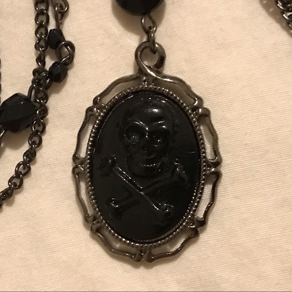 Skull Choker Necklace - Picture 2 of 4